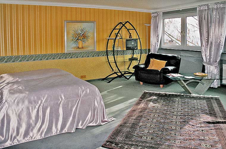 Wohnen im Doppelzimmer "Bernstein", Landhaus Delle, Bacharach-Henschhausen